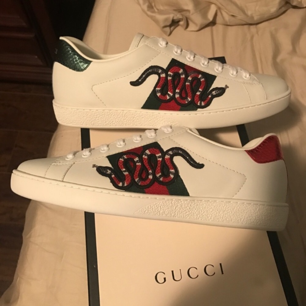Gucci ace embroidered bee